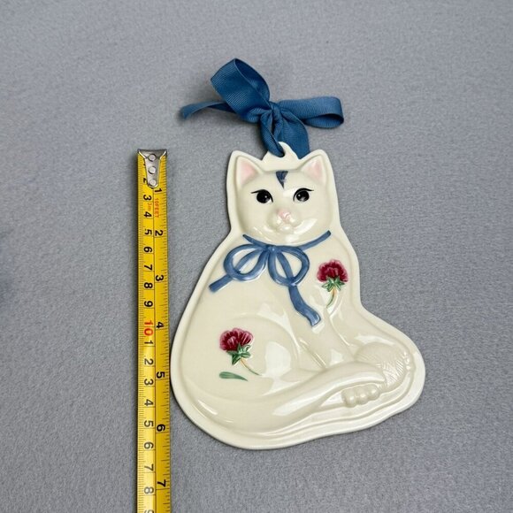 Lenox Kitten Cat Poppies design from the Blue Barnyard Collection - Picture 6 of 7